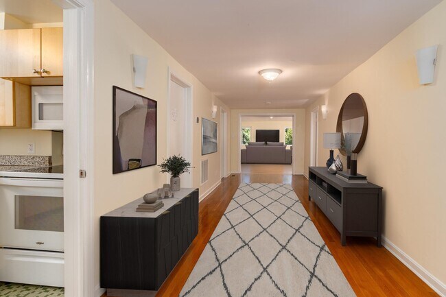 Foto del edificio - 6221 Walhonding Rd