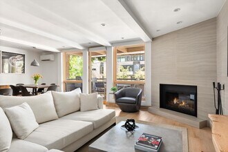 Building Photo - 600 E Main St