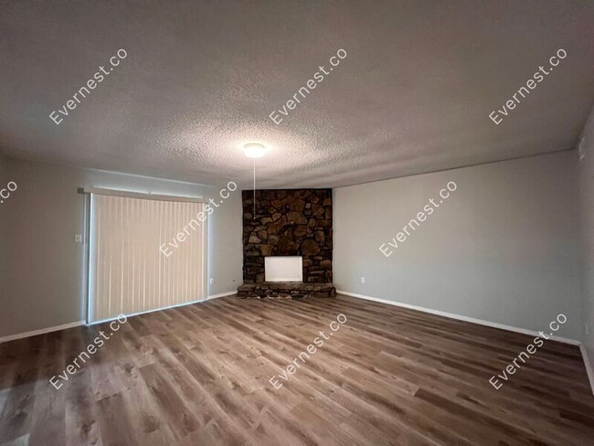 Foto del edificio - 1247 Greenland Rd