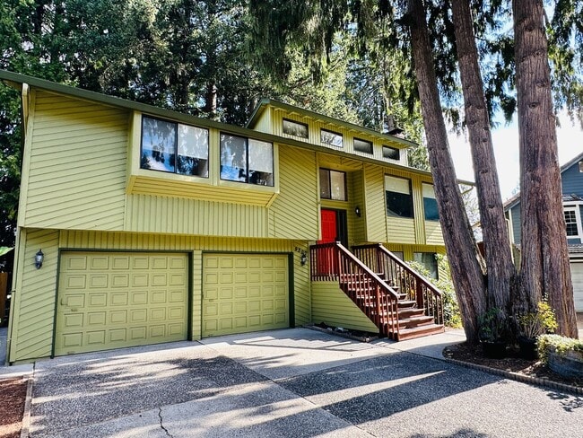 Building Photo - 9307 NE 83rd Ave