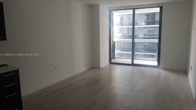 Foto del edificio - 45 SW 9th St