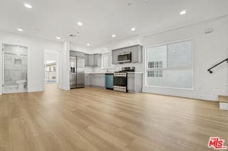 Building Photo - 2057 1/2 South Garth Avenue, Los Angeles, CA 90034 - 4 BR 4 BA house