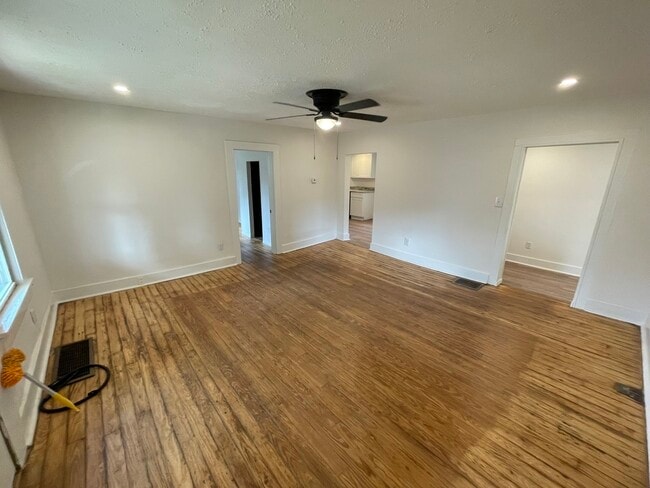 Building Photo - 308 N Norton St