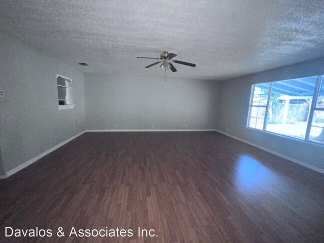Building Photo - 3 br, 2 bath House - 330 Parkside