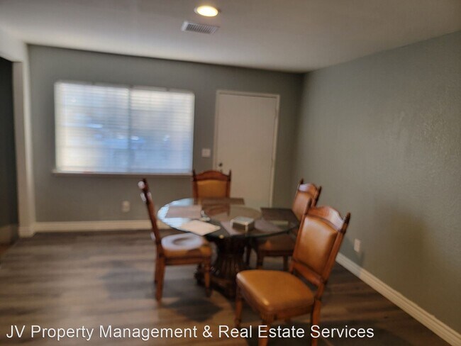 Foto del edificio - 3 br, 1.5 bath House - 19240 Envoy Avenue