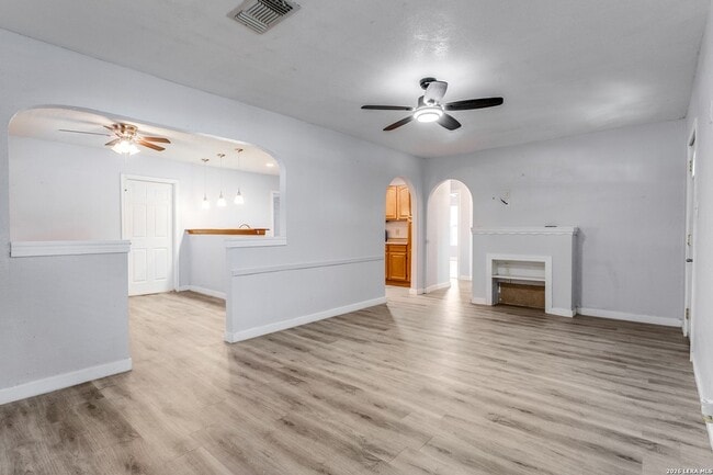 Building Photo - 347 W Hermine Blvd
