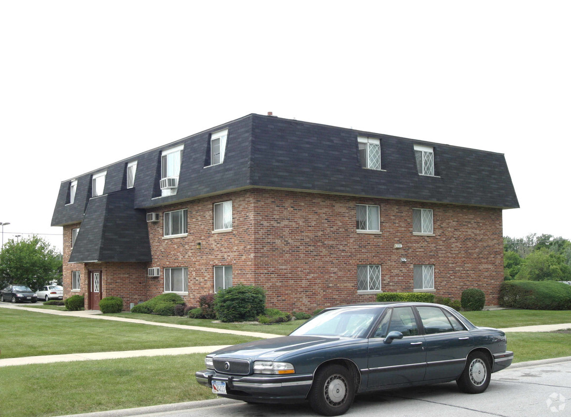 Primary Photo - Town and Country Villas Apartments