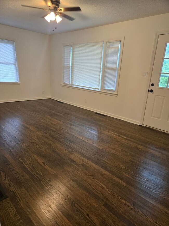 Foto del edificio - 3 bedroom 1 bath ranch home on a quiet dea...