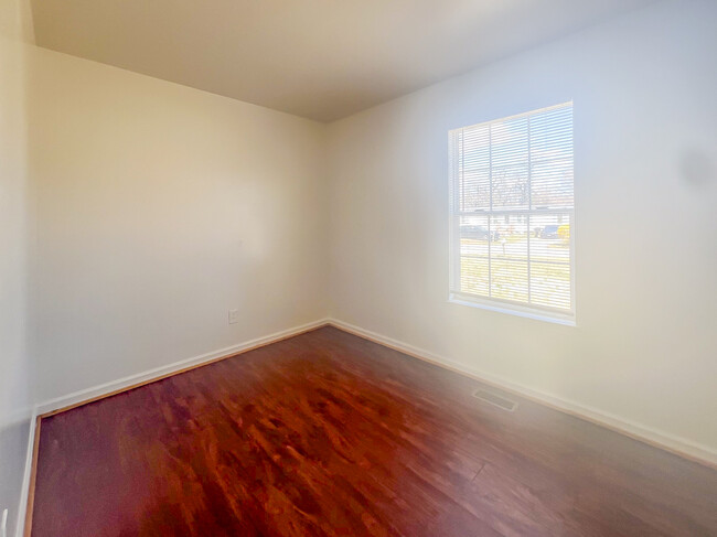 Foto del edificio - 484 Lancaster Creek Rd