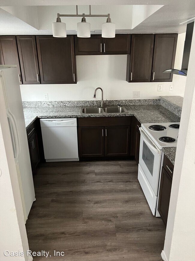 Foto del edificio - 3 br, 2.5 bath House - 204 N. Bruce St. #C
