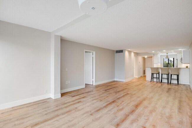 Foto del edificio - 4242 Deste Ct