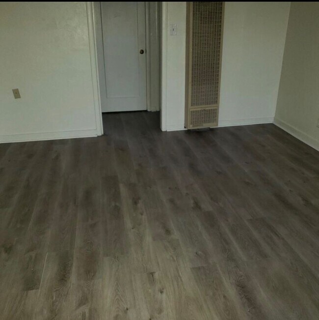Foto del edificio - One bedroom Apartment