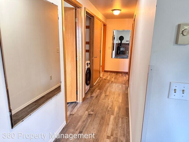 Building Photo - 2 br, 1 bath House - 3743 Morning Glory La...