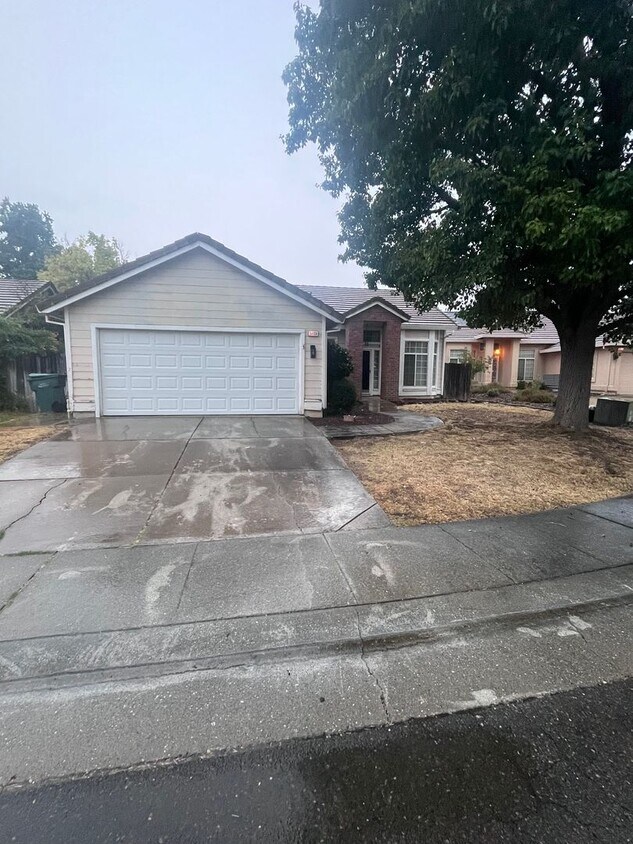 Foto principal - NICE UPDATED HOME IN ANTELOPE!!