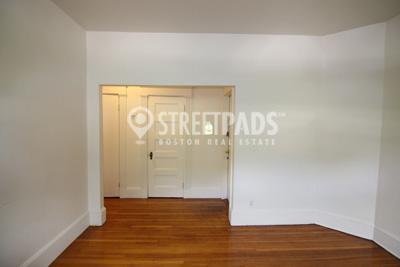 Foto del edificio - 1 bedroom in Brookline MA 02446