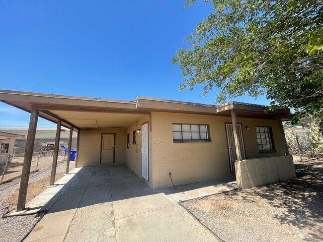 Foto del edificio - Cute 3-bedroom, 1-bathroom Home
