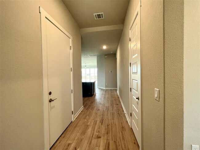 Building Photo - 2308 Bear Cub Bend