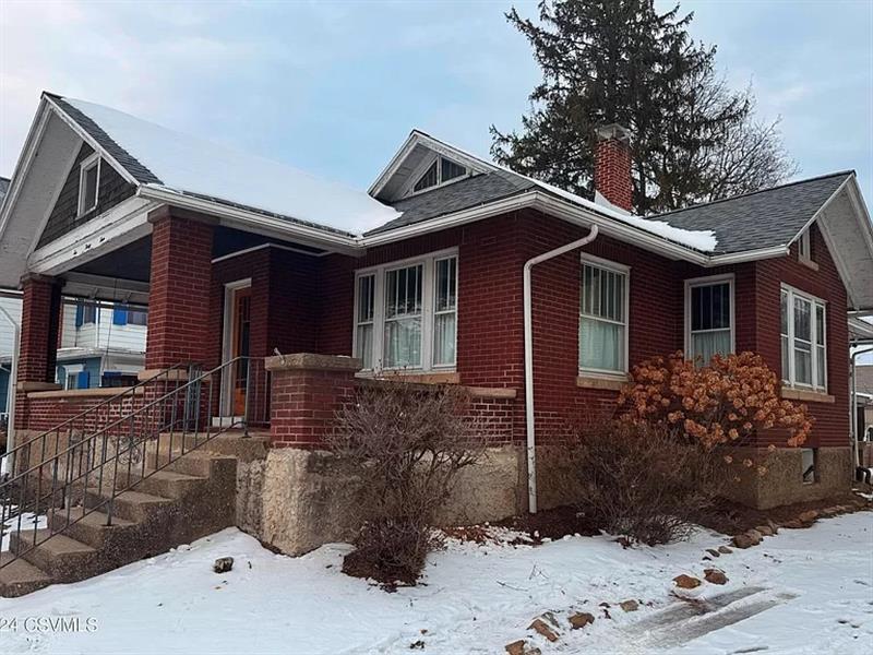 Primary Photo - Comfortable home f6
