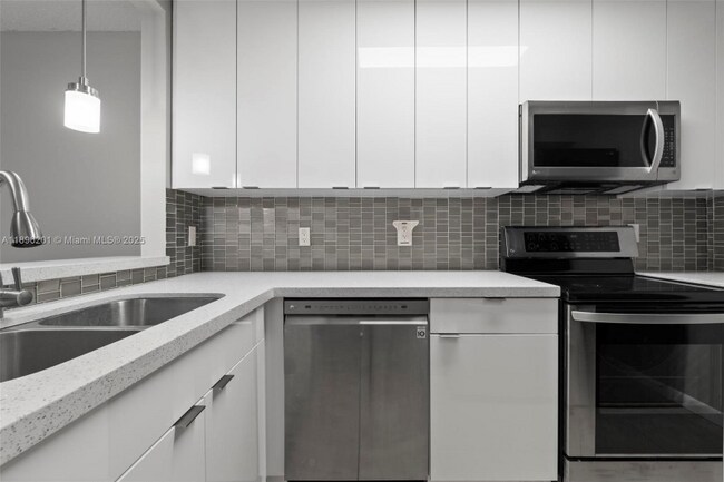 Building Photo - 3586 N University Dr