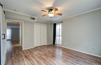Building Photo - 6410 Del Monte Dr