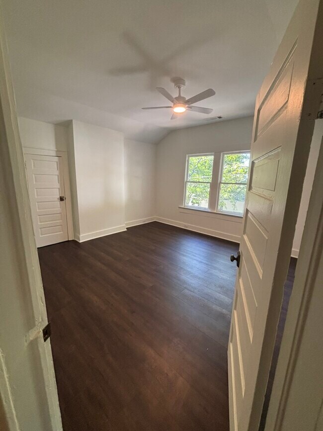 Dormitorio 1 - Techo abovedado - 631 Woodland Ave SE