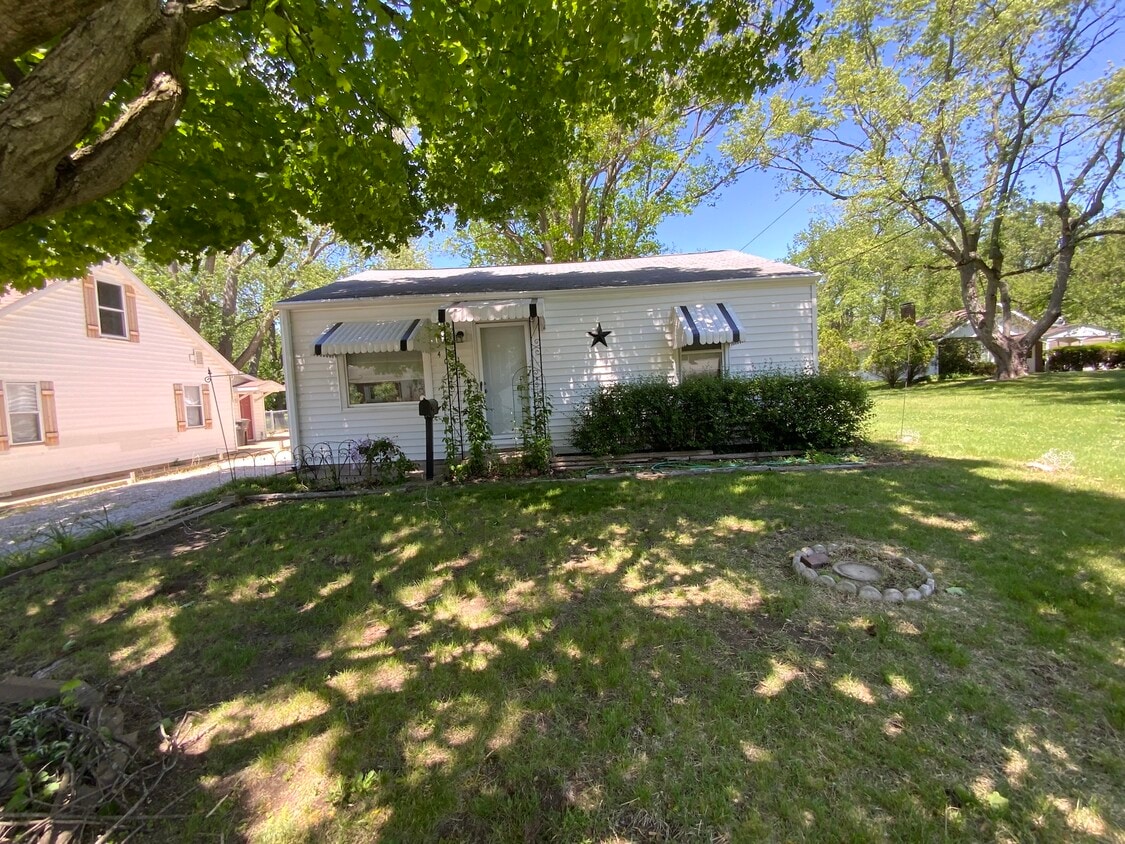 Primary Photo - 409 Chester Ave