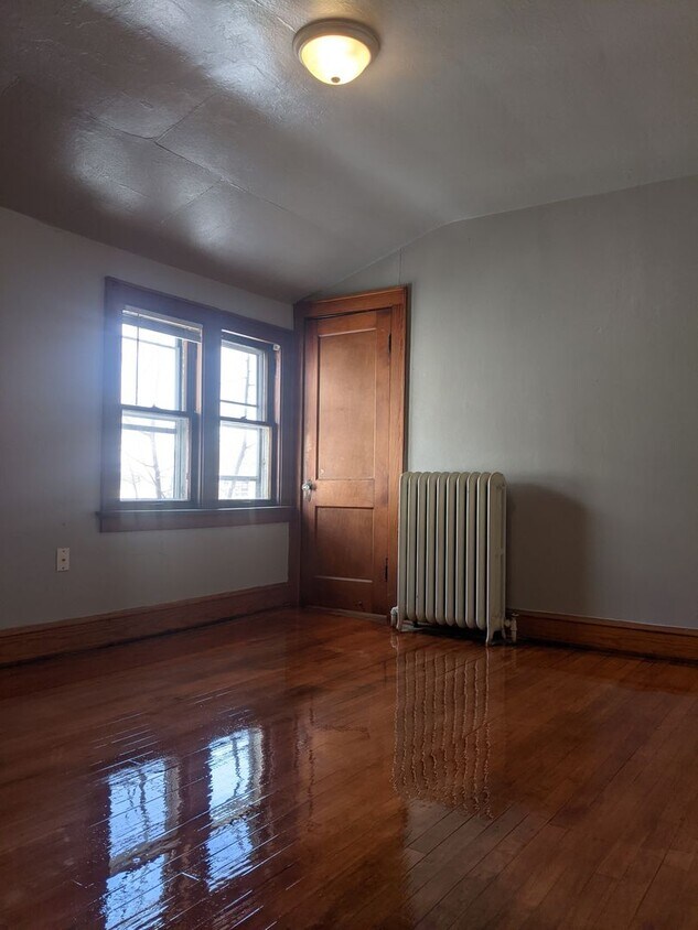 Building Photo - 5563 N 37th Street
