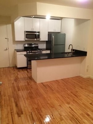 Building Photo - Spacious 2 bed