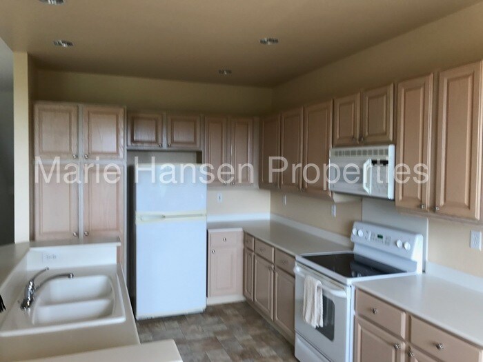 Primary Photo - 1317 Moanalualani Way