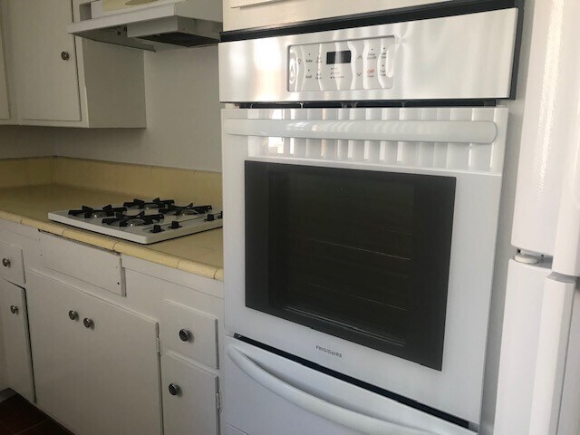 Kitchen - 1256 S Westgate Ave