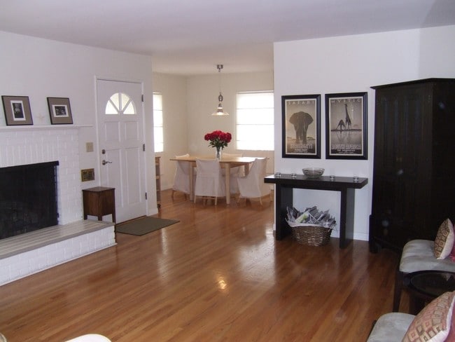Living/Dining - 610 W Fern Ave