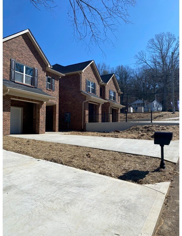 Building Photo - 1338 Gatewood Ln