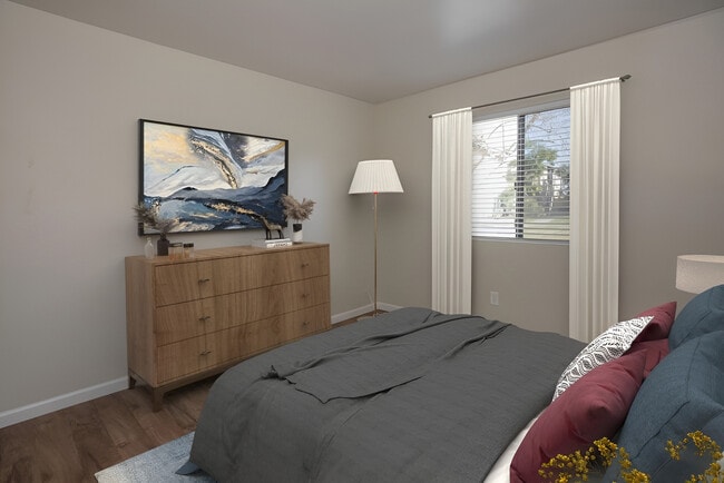 Building Photo - Walnut Gardens Apartments