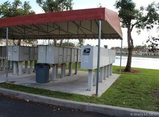 Foto del edificio - 1300 SE 31st Ct