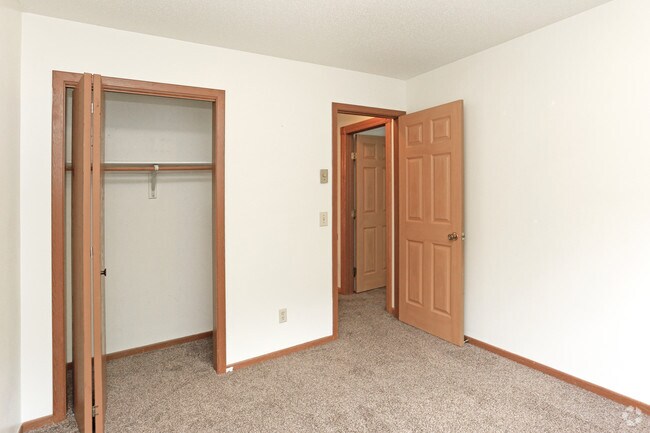 2HAB, 1BA - 840 ft² - Huntington Hills Apartments & Townhomes