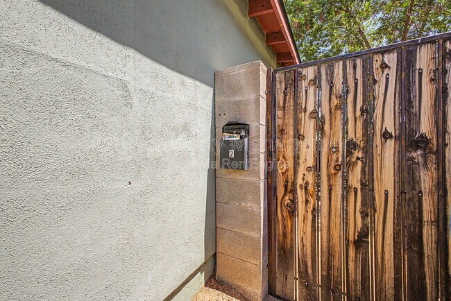 Foto del edificio - 1117 N 13th St