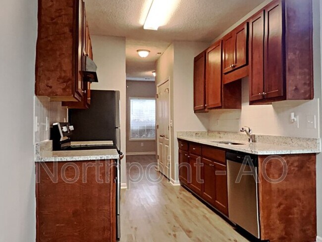 Building Photo - 8625 Thomas Rd