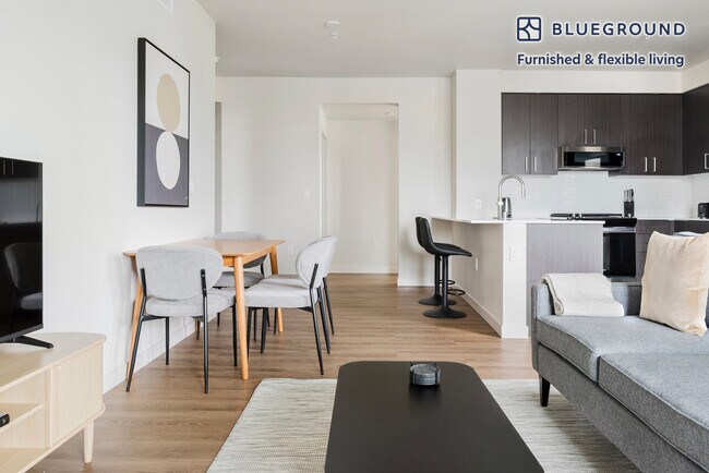 Building Photo - 2333 Calle Del Mundo