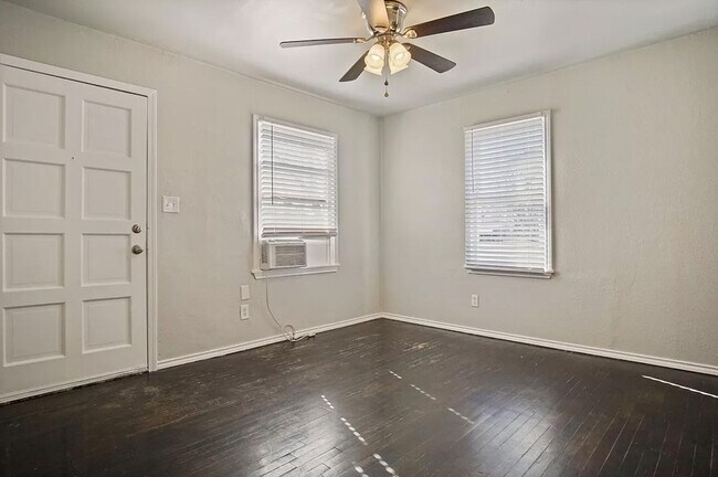 Building Photo - Delightful 3BD/1BTH Home Conveniently Loca...