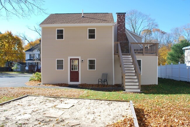 Building Photo - 272 Franklin St