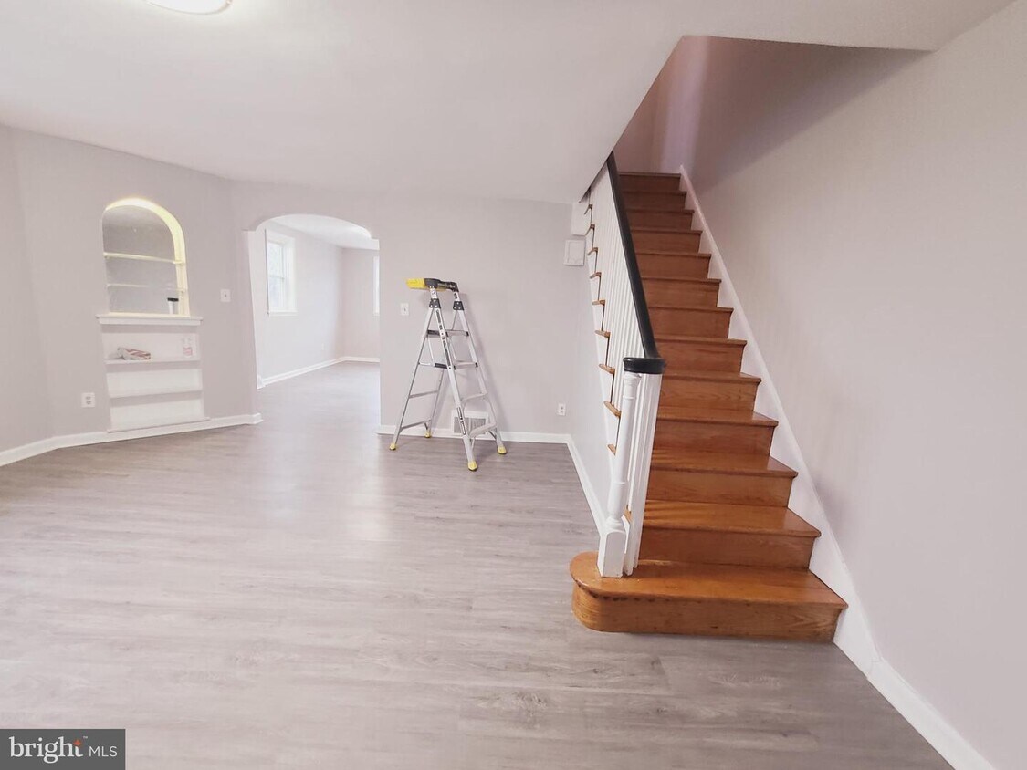 Foto principal - 6600 Eastwood St