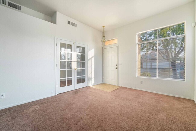 Building Photo - Charming Henderson Home with Spacious Living!