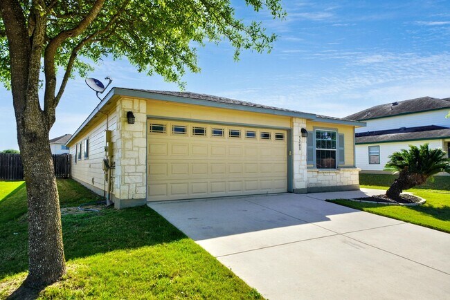 Foto del edificio - Beautiful home in the desirable Trails of Kensington Ranch, Schertz, TX - Realtor Commission: $500