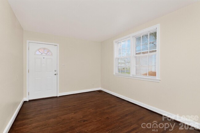 Foto del edificio - 1415 Herrin Ave