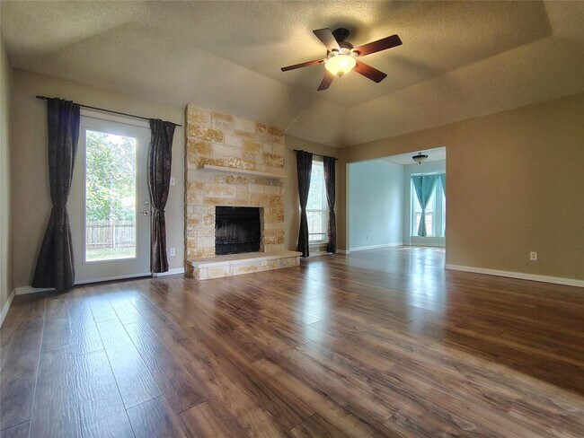 Building Photo - 507 Thousand Oaks Blvd