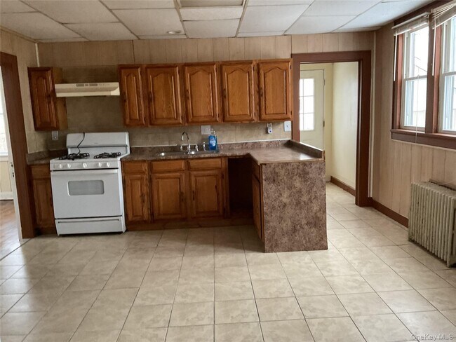 Foto del edificio - 76 Lawrence Ave