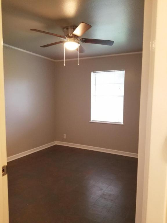 Foto del edificio - 1932 W Decker Ave