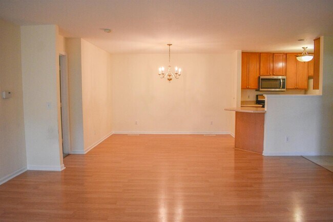 Building Photo - 9740 Wildwood Cir
