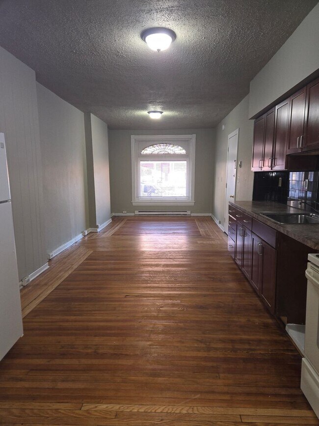 Foto del edificio - 103 S Madison St