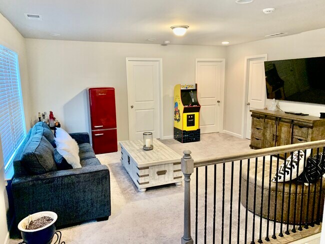 Loft Area - 383 Mulberry Row SE